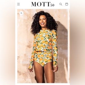 Mott 50 Le’Orangerie Set (rash guard, bikini top, high waist bottom)